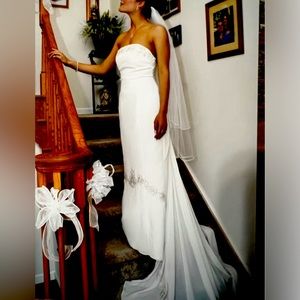 Rare Find! Stunning Henry Roth Mermaid Strapless Wedding Gown!